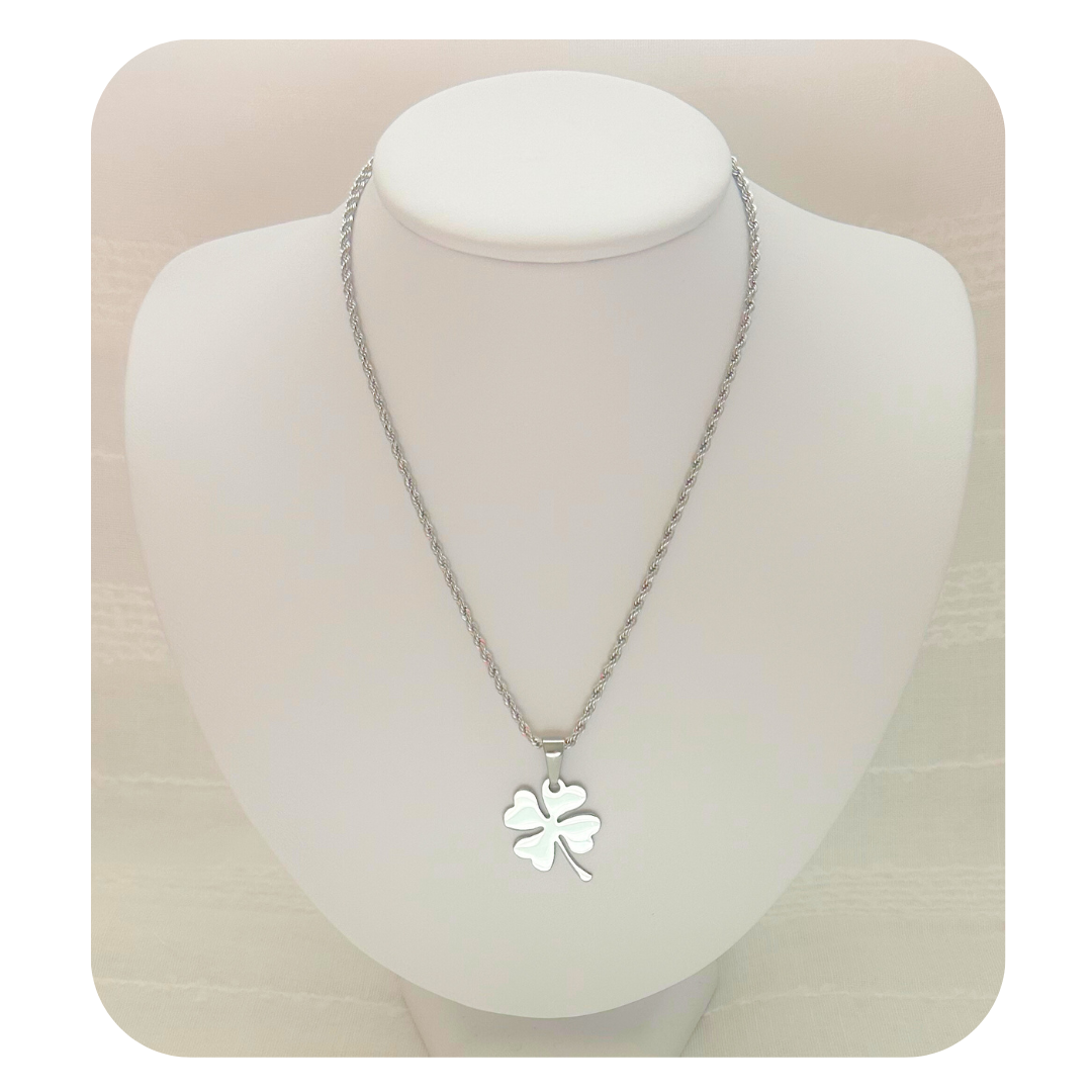 QueLindo - Clover Necklace - Stainless Steel