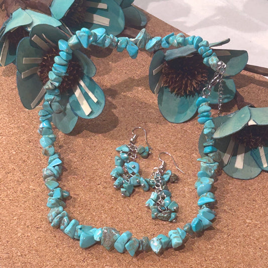 Turquoise Chip Necklace Set image 0