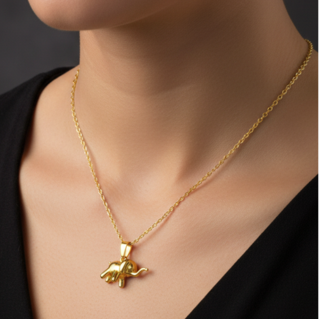 Baby Elephant Necklace Short Chain Latina Model Diagonal