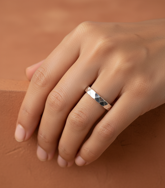 Hammered Ring Latina Model Wood Background