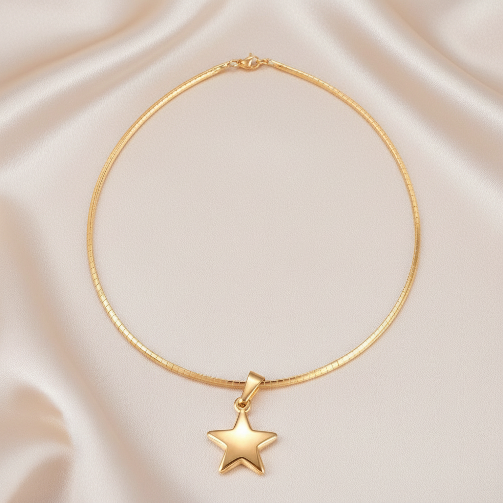 Star Necklace Gold - Close-up Clasp No Extender