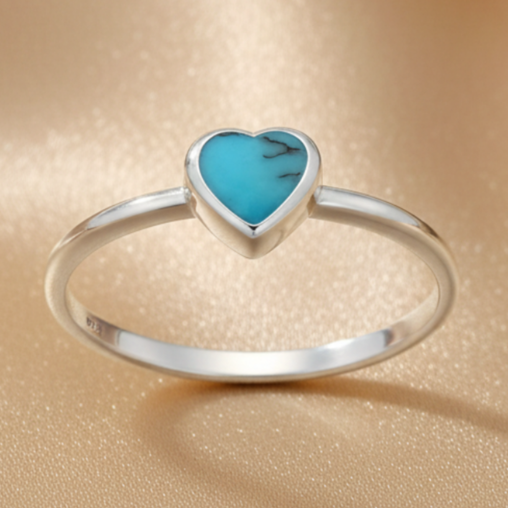 Turquoise Heart Ring Parado - Fondo Champagne Satinado